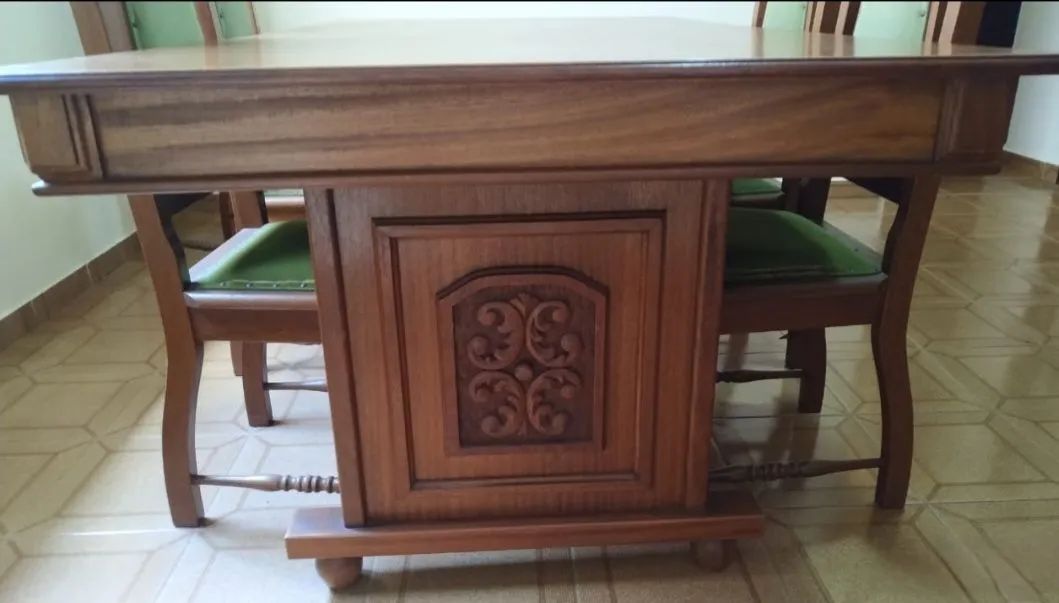 Sala jantar completa: (Arca e Oratório + mesa expansiva com 8 cadeiras em madeira maciça)! - Foto 5