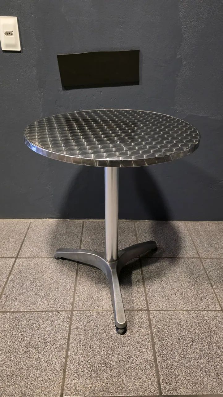 Jogo de mesa com 6 cadeiras de aluminio - Foto 2