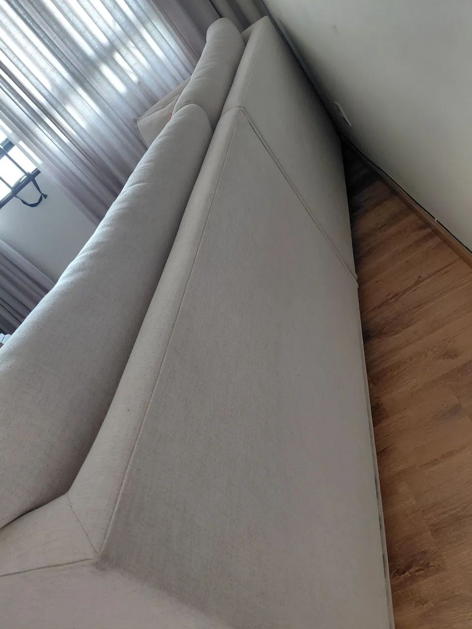 Sofá todo em linho + puff mesa - Foto 4