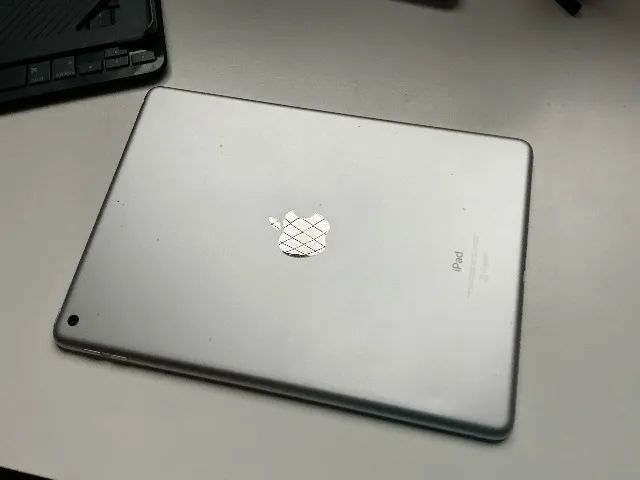 iPad 5ª Geração A1822 32GB + Teclado | Ótimo Estado | Completo