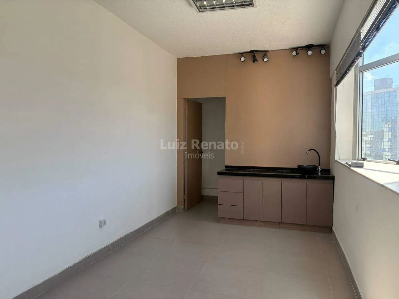 Sala comercial para locação no Estoril 55m²
