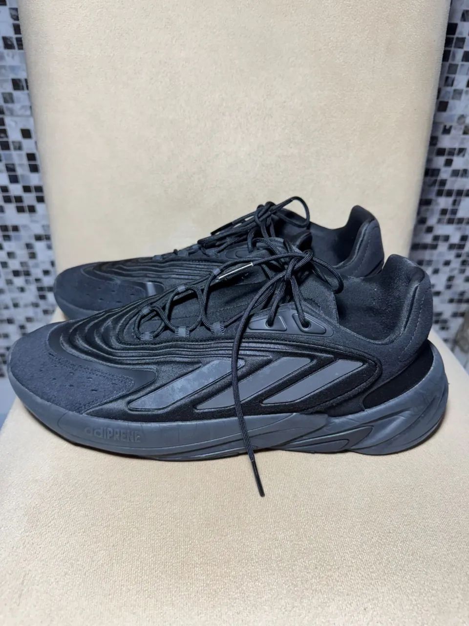 【お客】 Tênis Adidas Ozelia - TM 44 - Calçados - Samambaia Sul (Samambaia