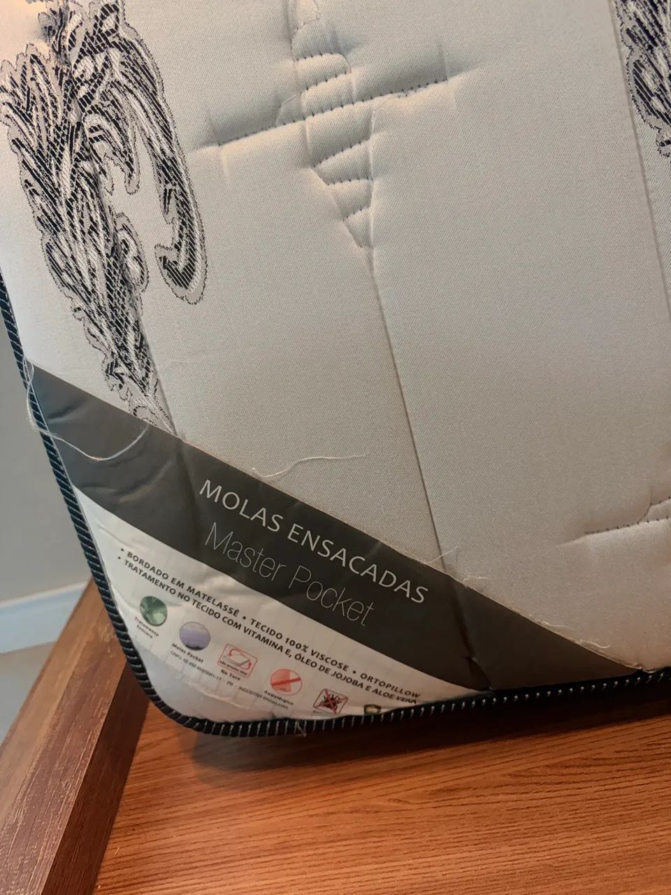 Cama ortobom+ box e cabeceira incluso !!! Sem manchas 