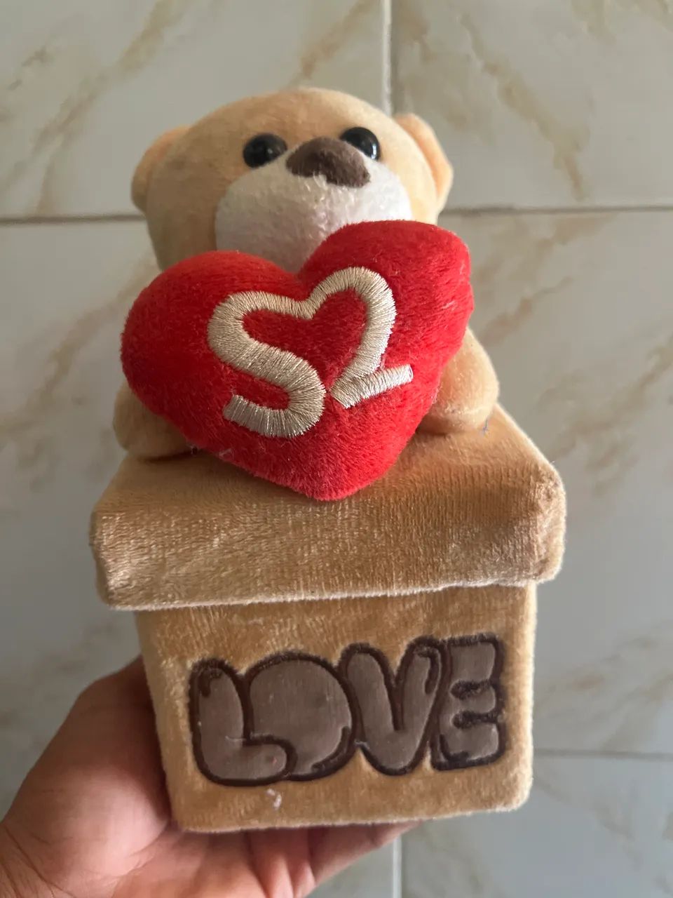 Caixa com chocolate pelúcia no love