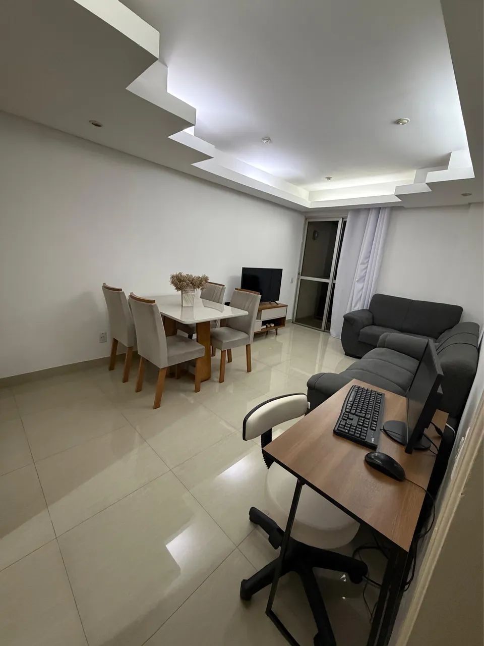 Quarto mobiliado para mulher - Praia do canto - Foto 2