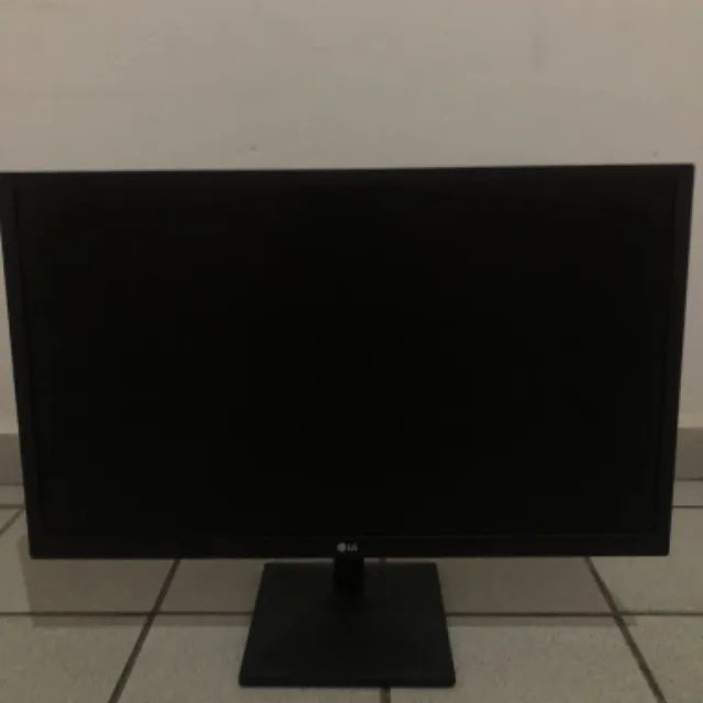 Monitor LG 180 reais