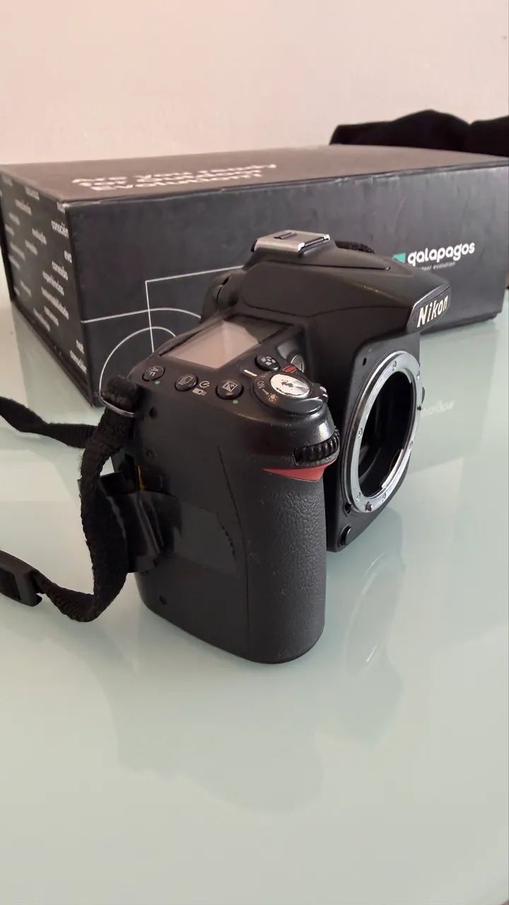 NIKON D90