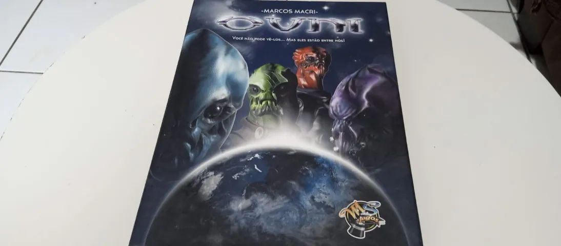 Jogo de Tabuleiro Ovni