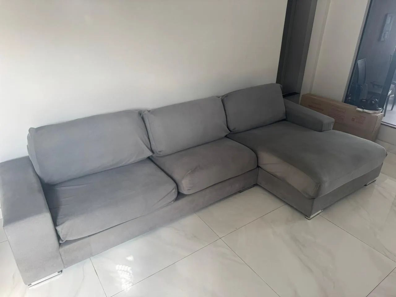Vendo sofá com chaise 