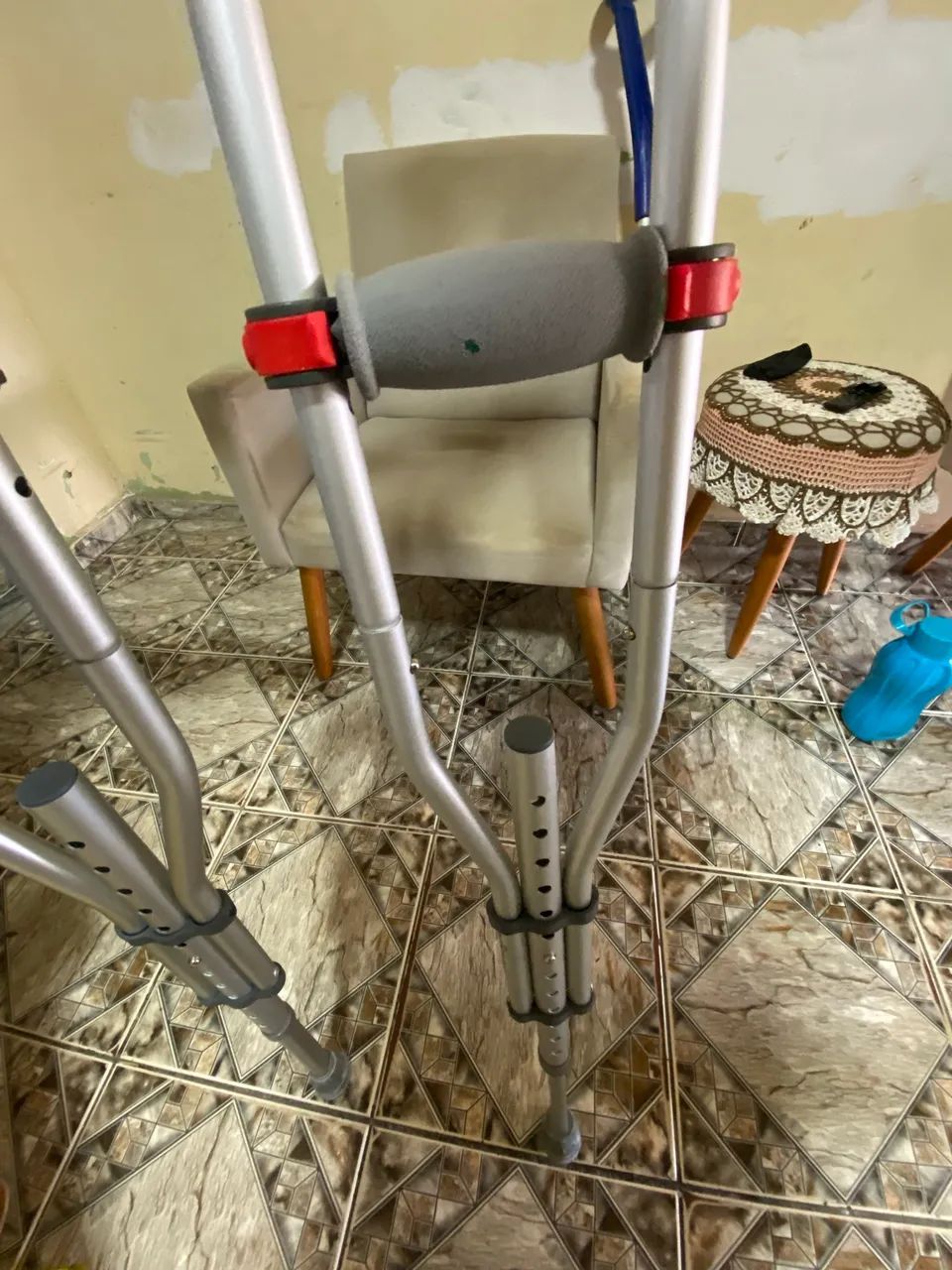 Muletas de Alumínio Reguláveis Novas  - Foto 2