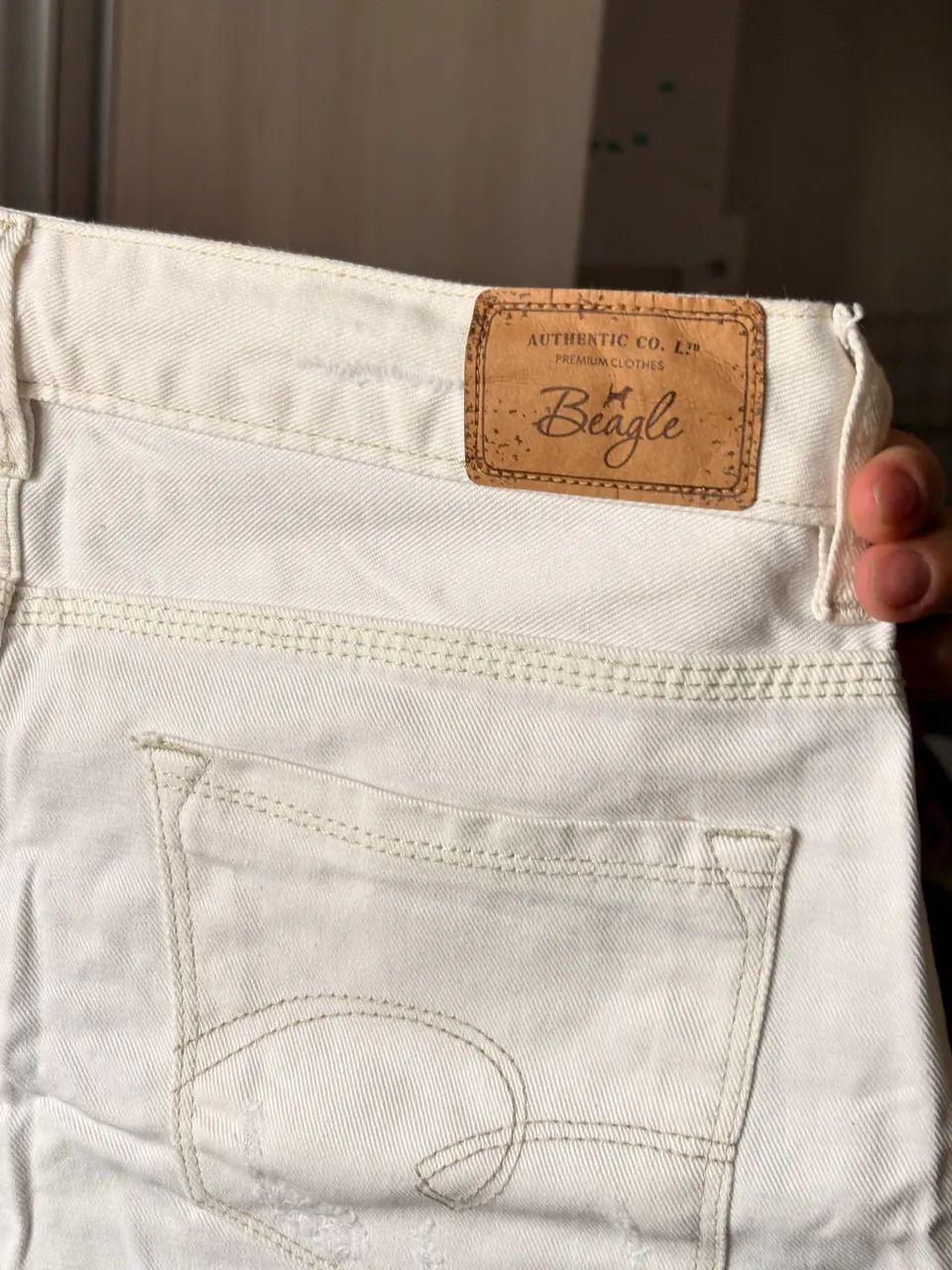 Short jeans branco Beagle - destroyed - Foto 3