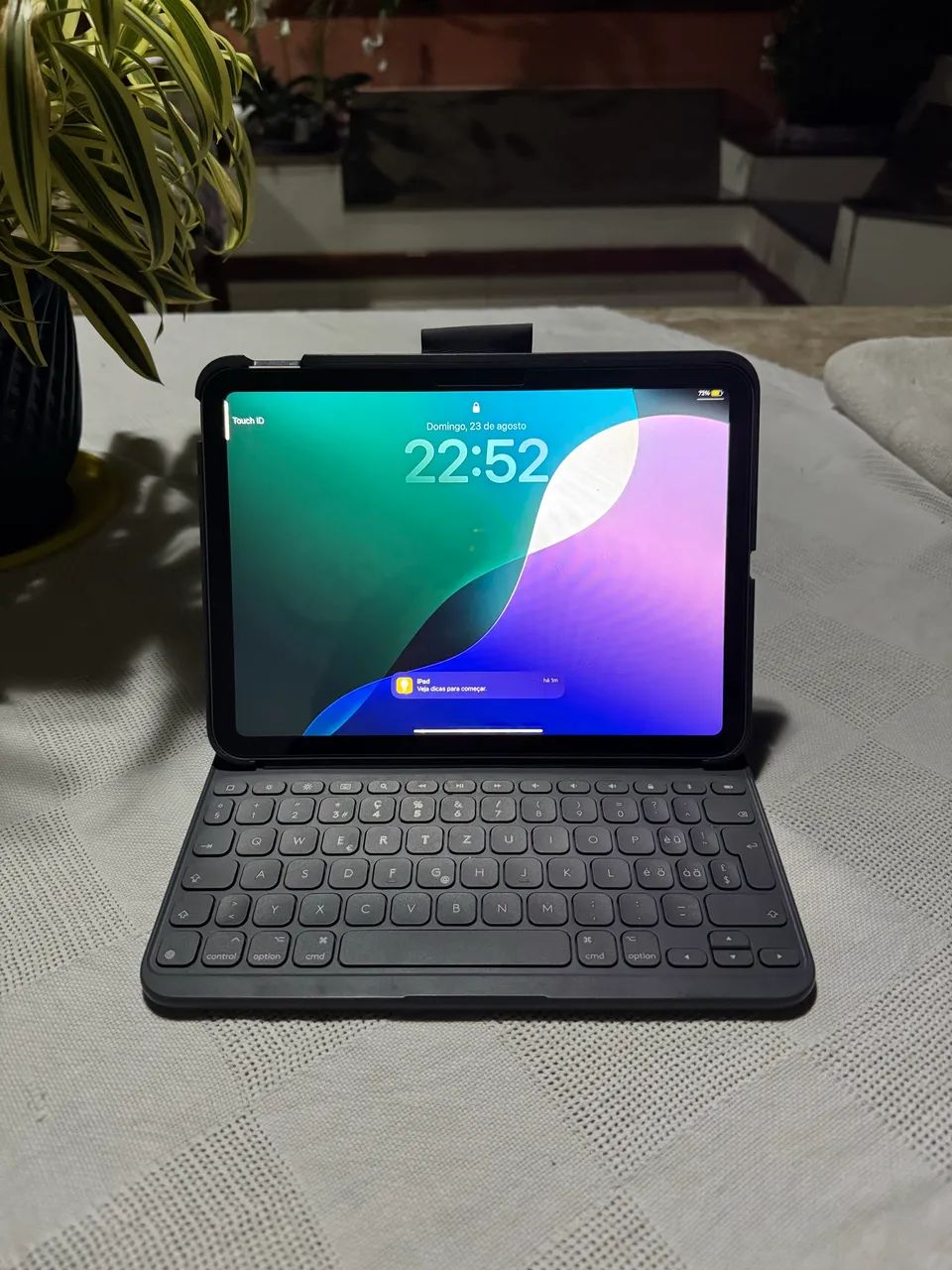 IPad A16 (11º geração) + Capa e teclado Logitech - Foto 4