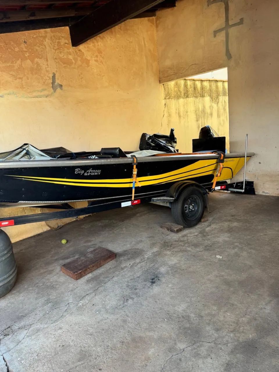 Barco de pesca plataformado