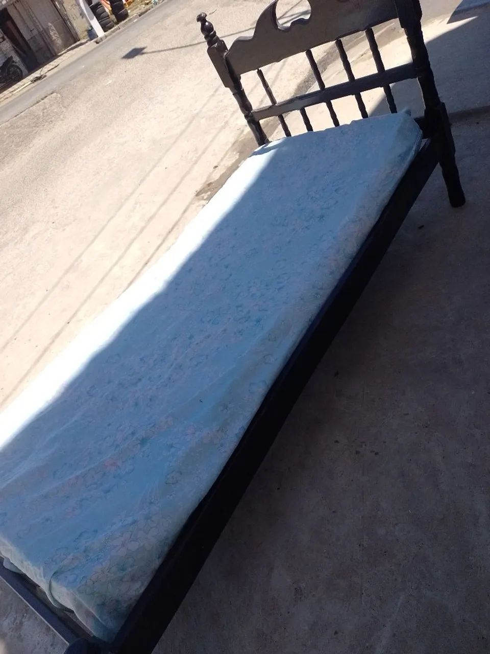 Cama com colchão  - Foto 2