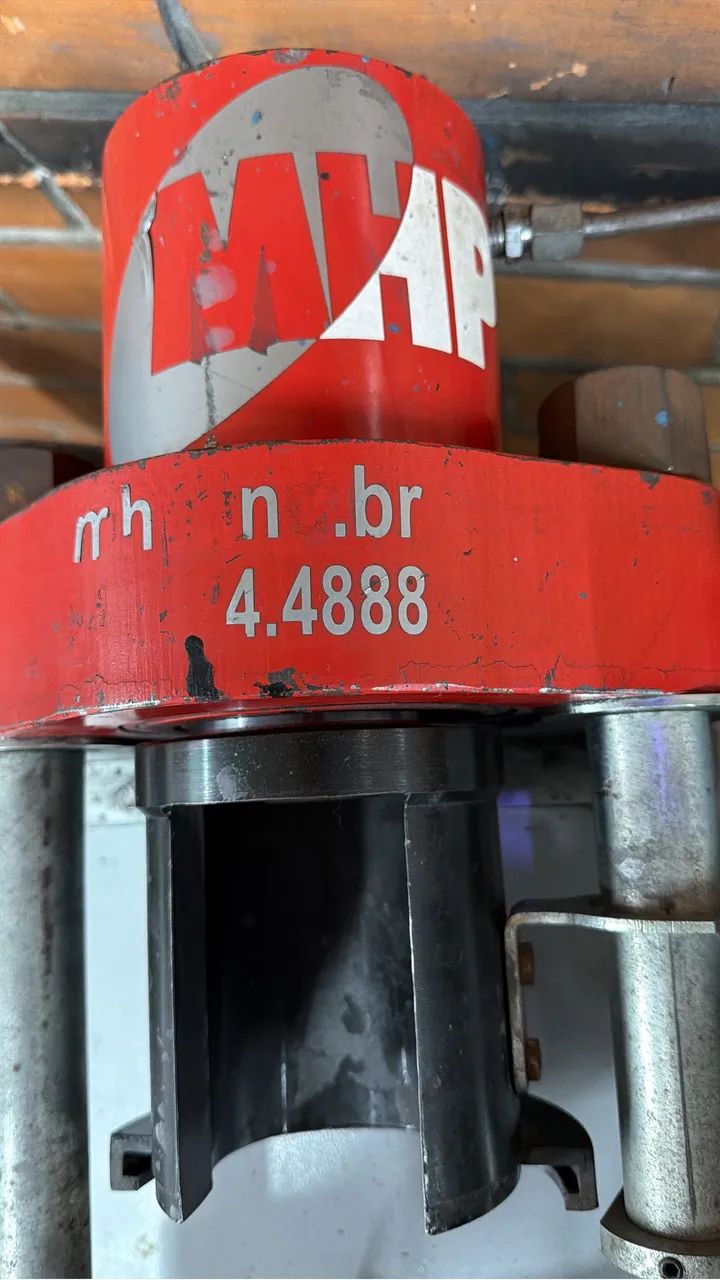 Máquina para prensar terminais 