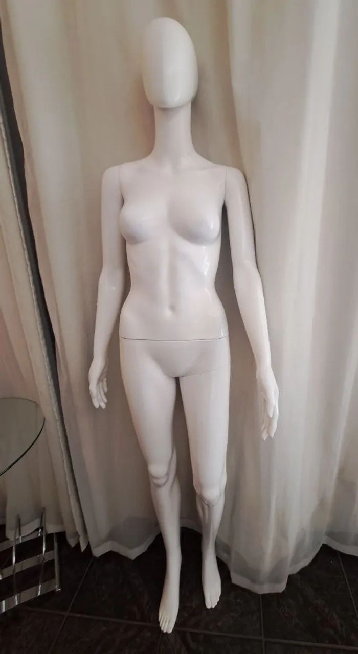VENDO MANEQUIM SEMI NOVO - Foto 2