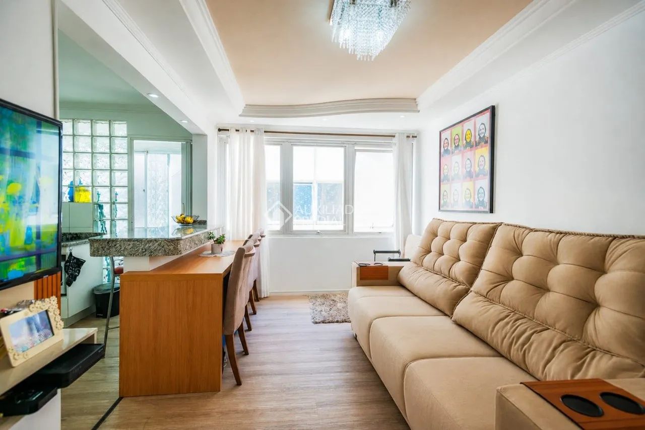 Apartamento à venda no bairro Estreito com 58 m² e 2 dormitórios/quartos disponíveis.