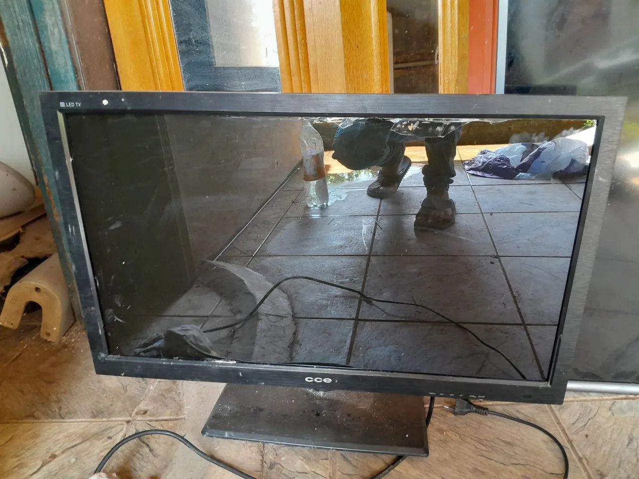 2 TV COM DEFEITO - Foto 3