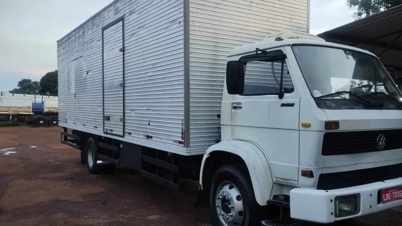 Caminhão Toco 12180