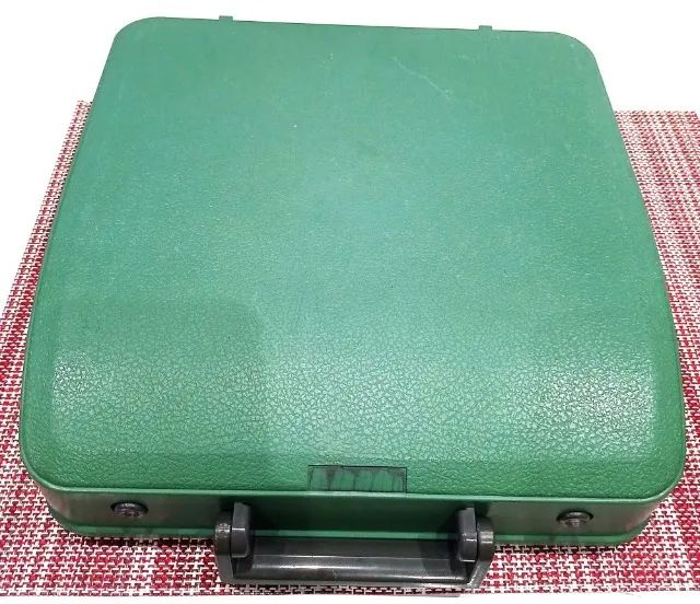 Máquina de escrever Olivetti456502345445550081