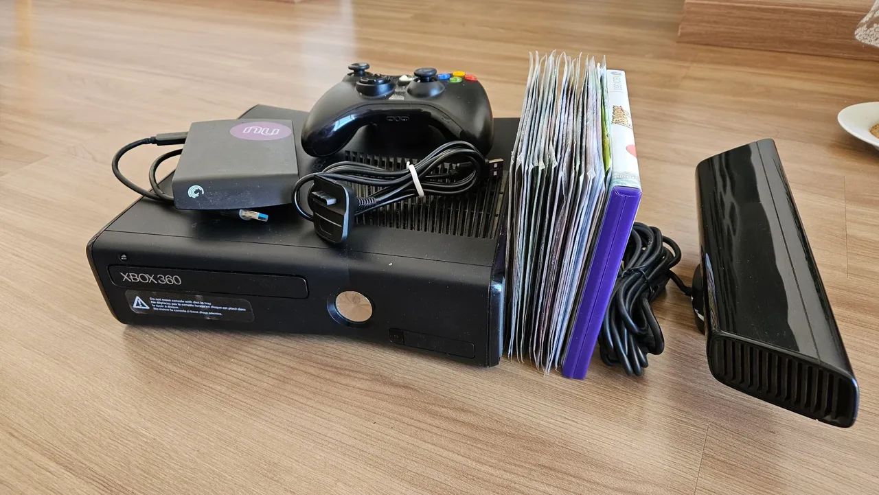 XBOX 360 + Kinect + HD externo