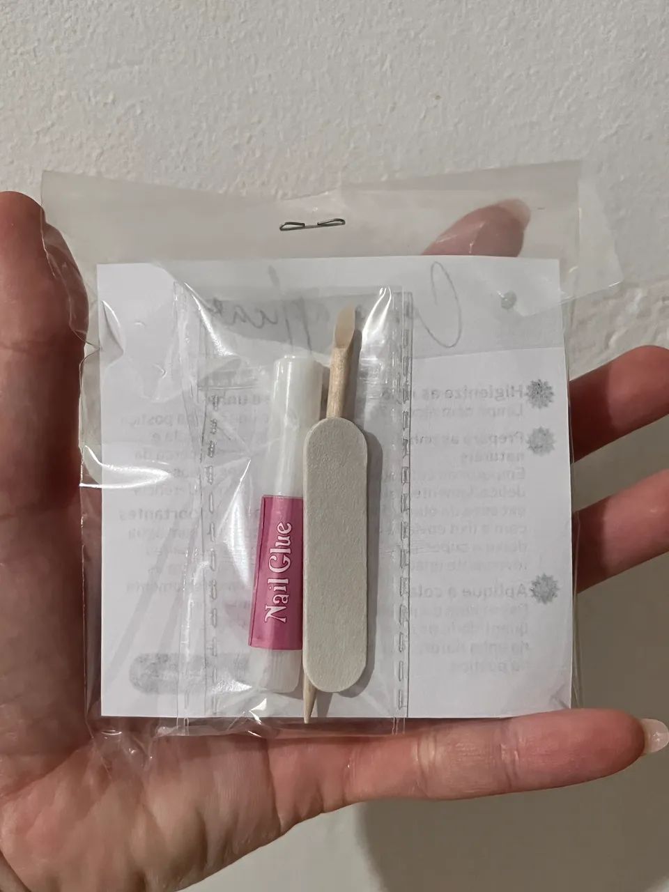 Unhas Postiças Românticas Vermelhas - Artesanais e Reutilizáveis com Kit de Aplicação - Foto 5