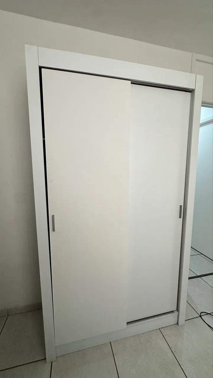 Guarda roupa de solteiro 