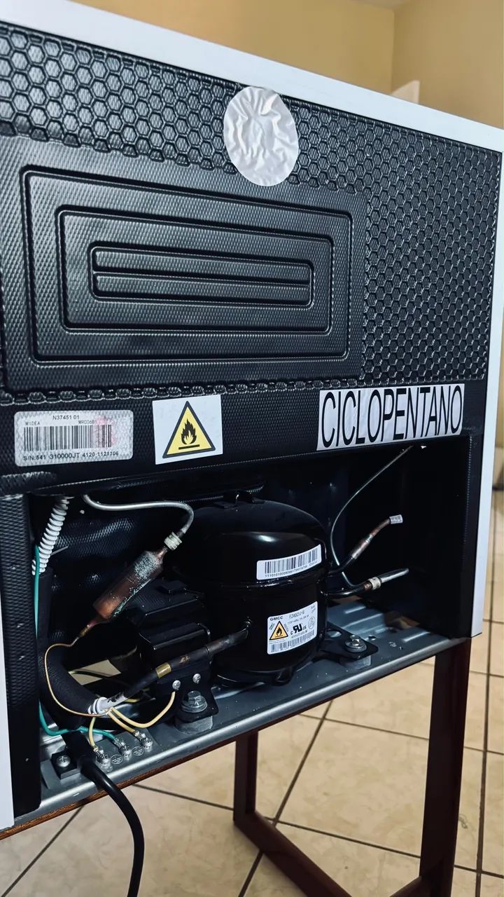  Frigobar Midea 45L - Seminovo  - Foto 5
