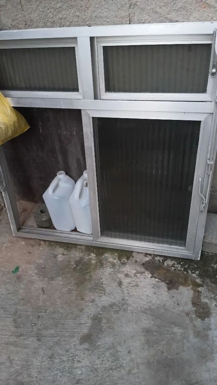 Duas janelas 2m 1,5 e 1m 1,2