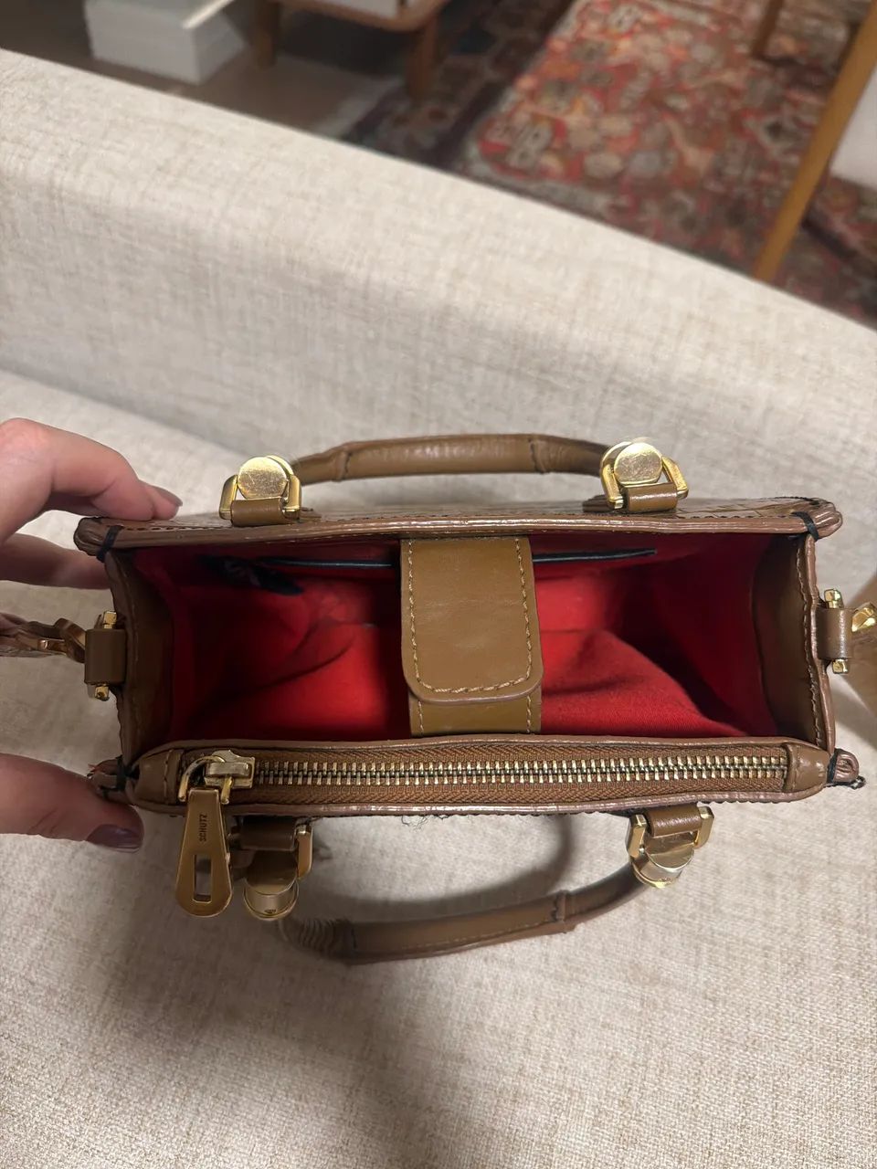 Bolsa Schutz Lorena couro marrom  - Foto 2