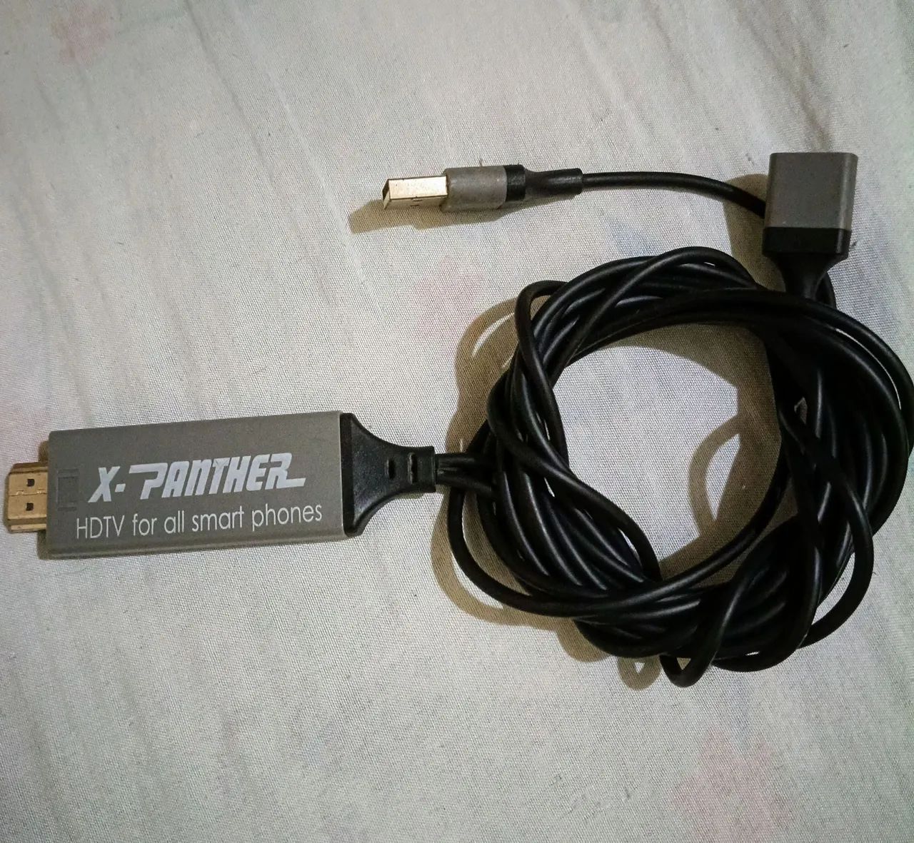 X-Panther HDTV, utilizado para espelhar a tela de smartphones em televisores via cabo.