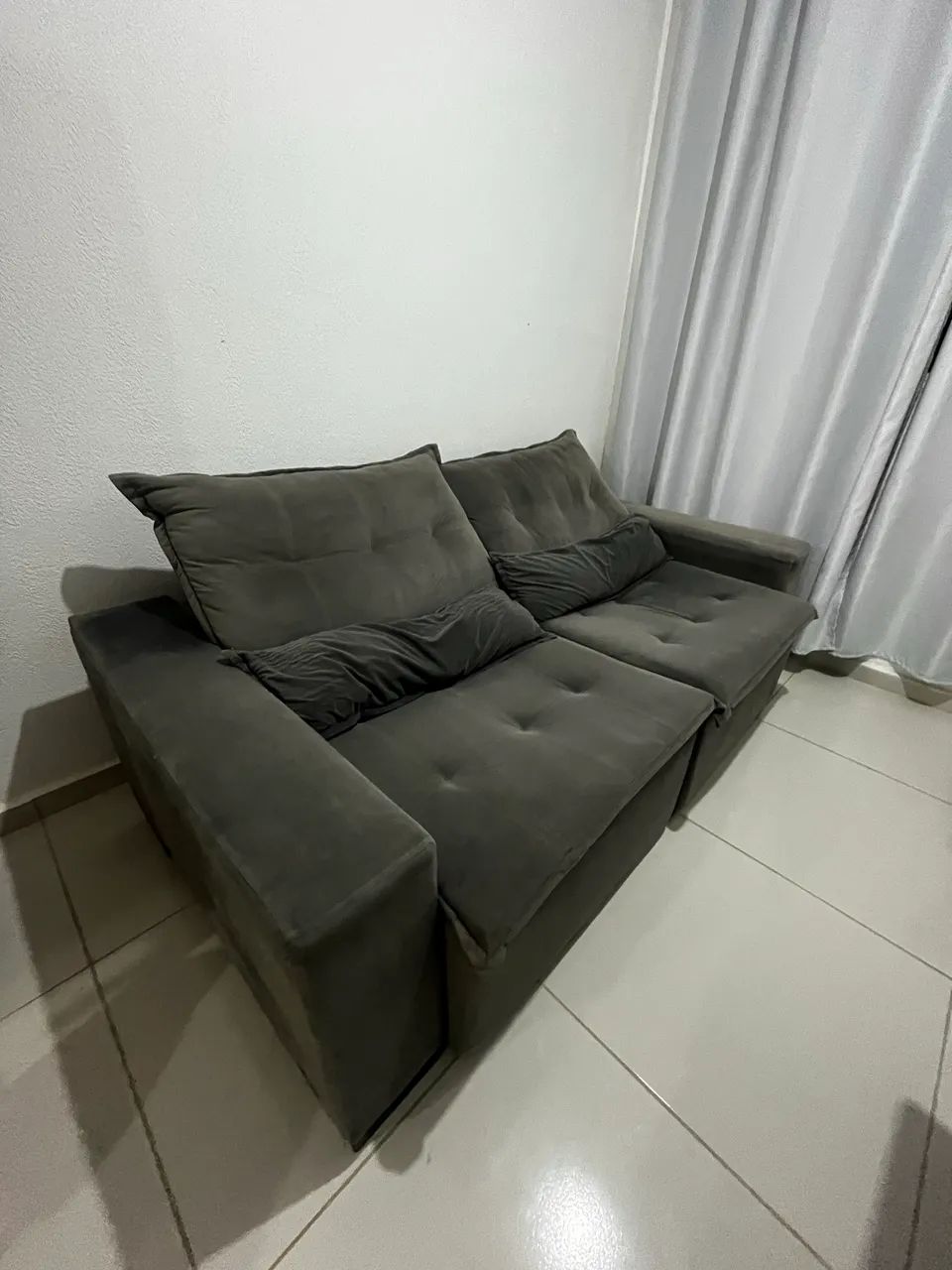 Sofá retrátil e reclinável Cinza 