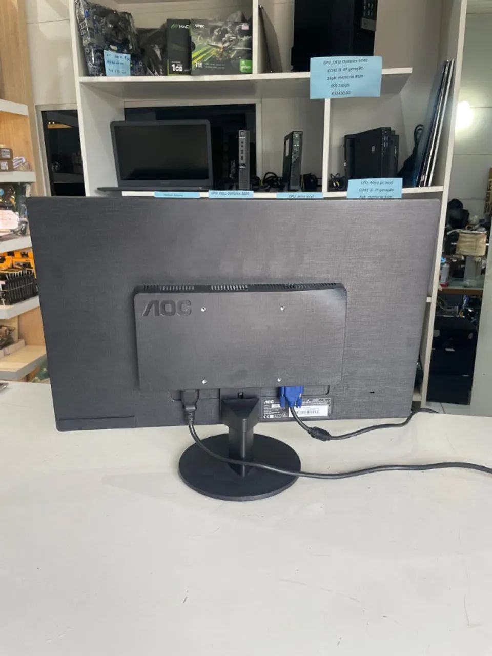 monitor 22 polegadas AOC vga resolução 1900x1080 full hd  perfeito com garantia e nf - Foto 2