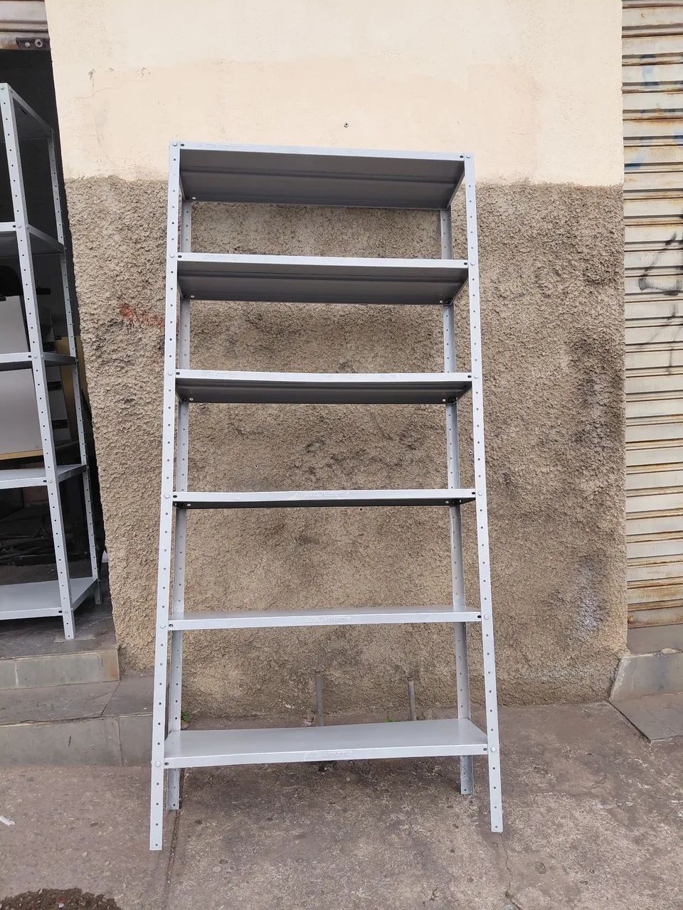 Prateleiras de aço 
