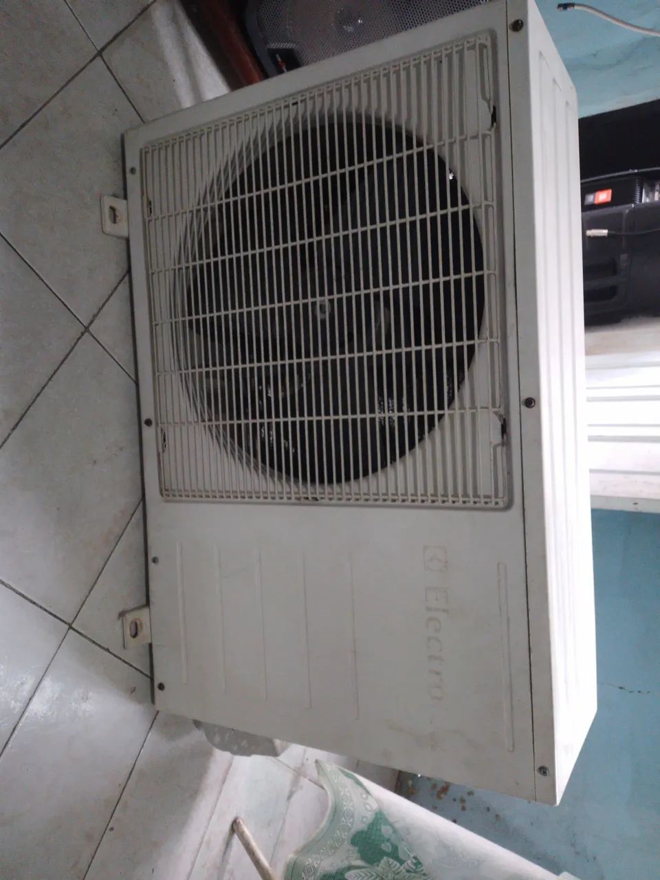 VENDO AR CONDICIONADO SPLIT ELETROLUX 12000 BTUS. - Foto 5
