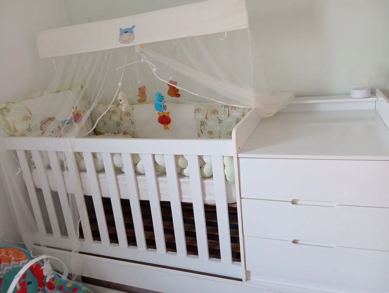Berço infantil multifuncional 
