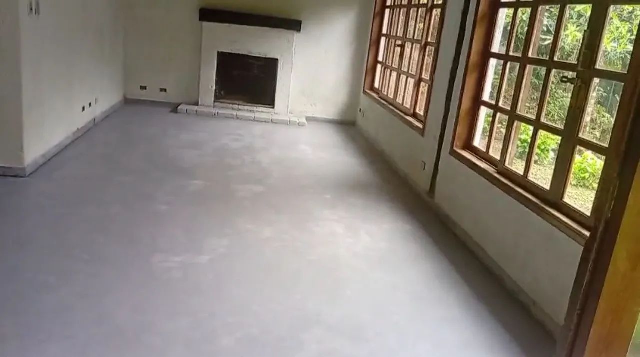 Chácara Exclusiva com Casa, Lago, Piscinas e Nascente - 10.000 m² - Foto 4