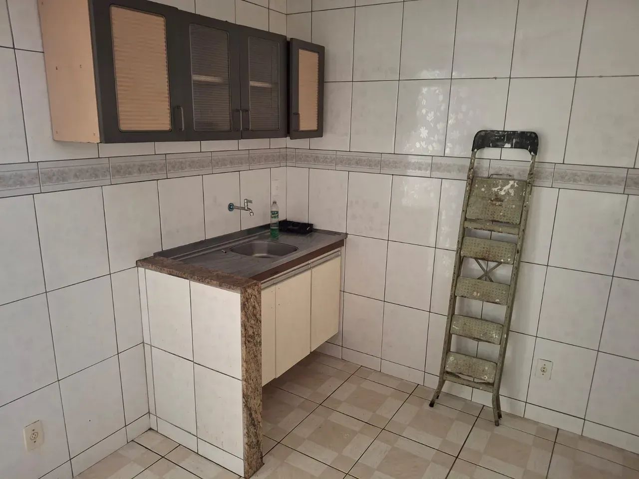 Conjugado, bem localizado, próximo ao comércio e mercados. - Foto 4