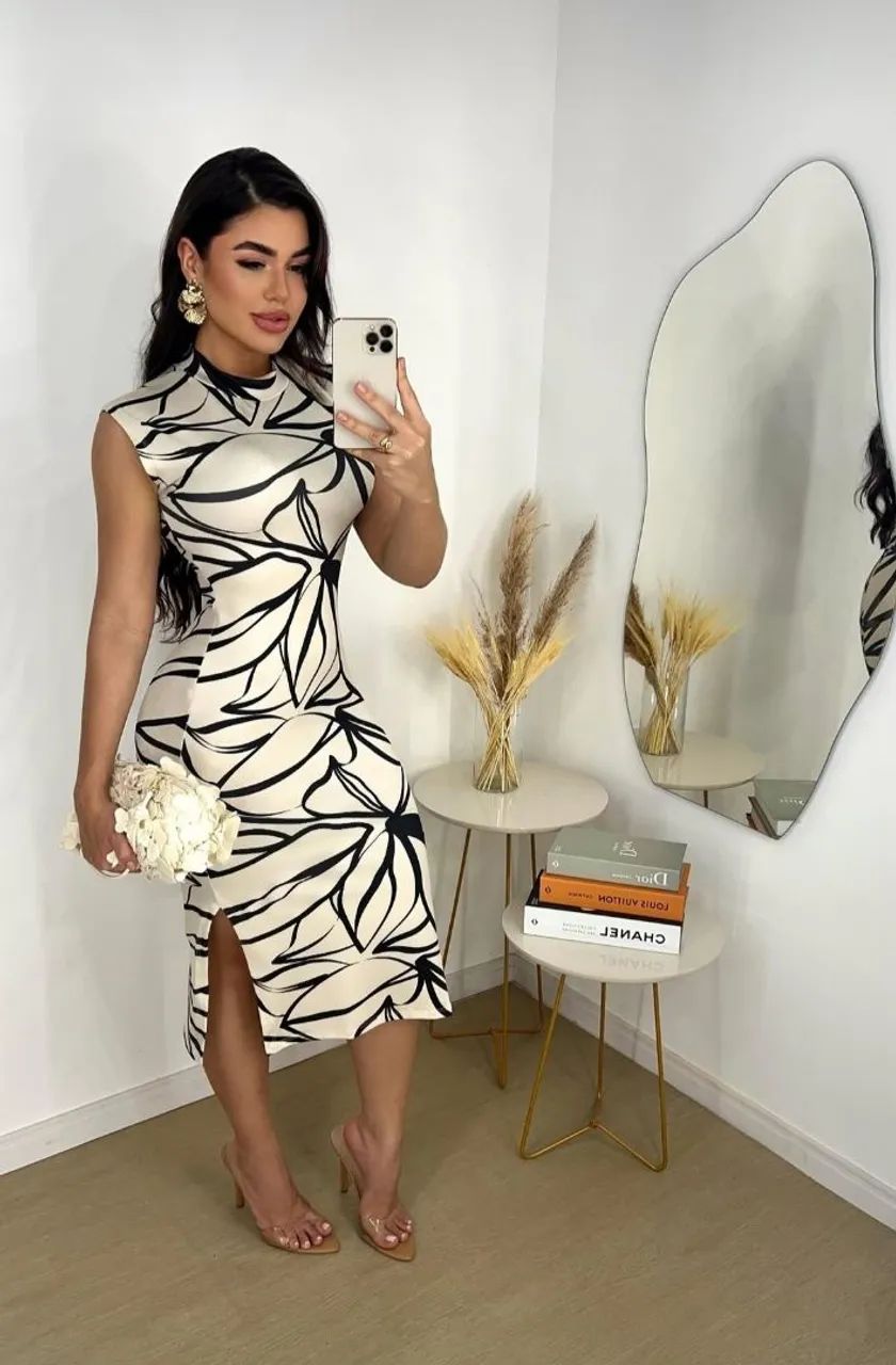 Vendo vestido elegante.