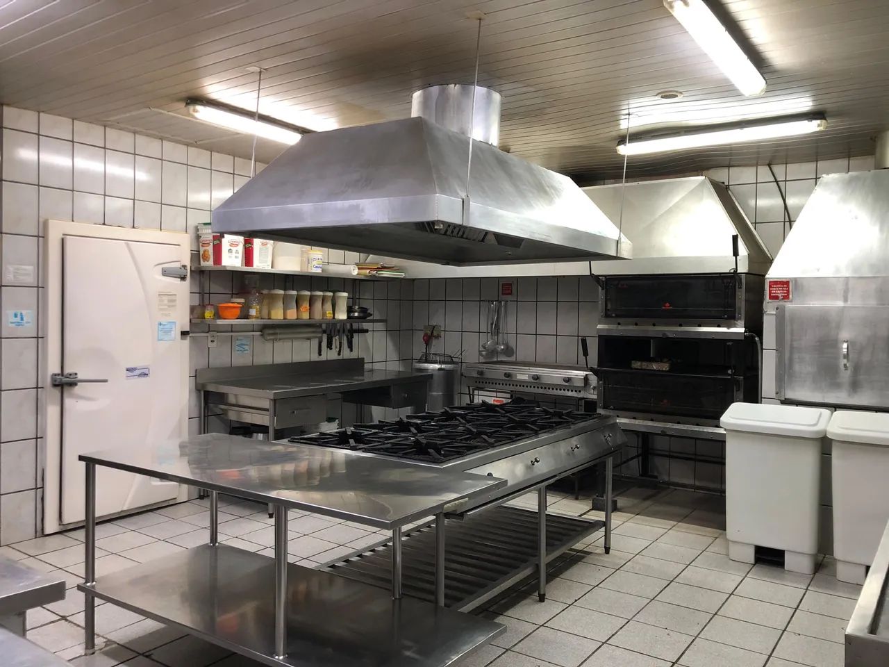 VENDO RESTAURANTE NO CENTRO 