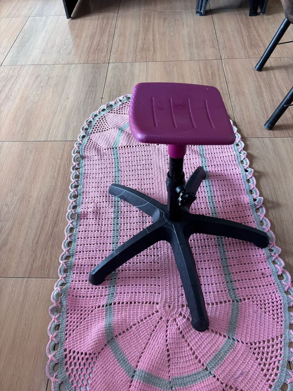 Tripé para manicure e pedicure 