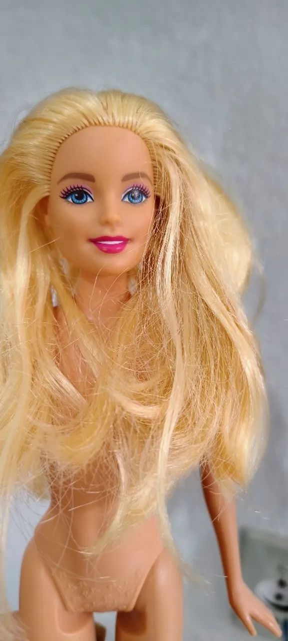 Boneca Barbie loira Mattel 