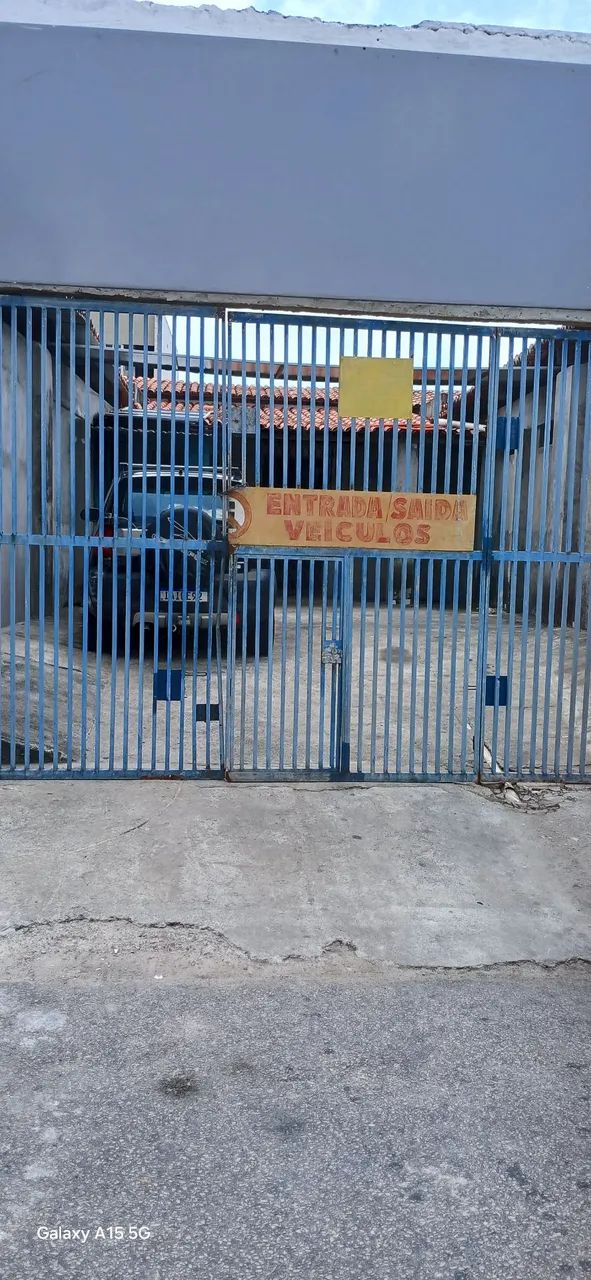 Alugo casa com ponto comercial - Foto 2