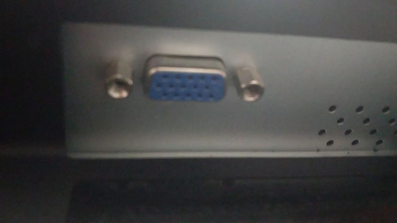 Munitor semi novo e funcionando normalmente - Foto 4