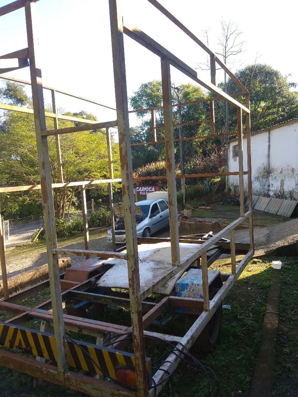TRAILER LANCHES ainda em construção.