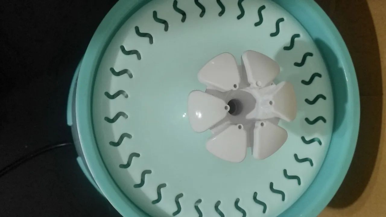 Bebedouro automático USB com filtro cães e gatoss - Foto 4