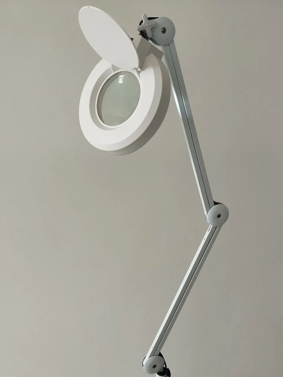 Lupa luminária tripé  - Foto 2