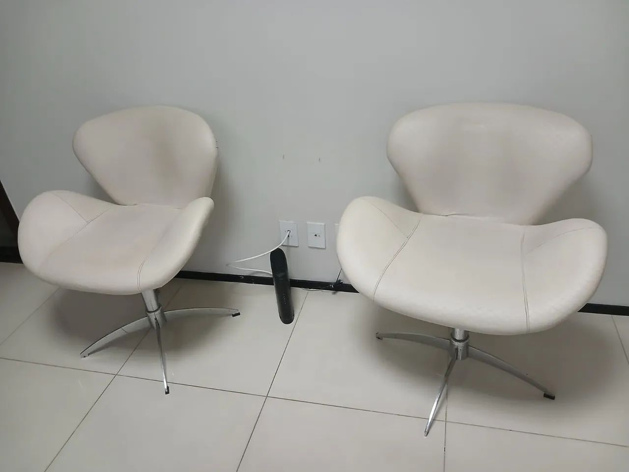 Vende-se conjunto de poltronas/cadeiras  - Foto 2