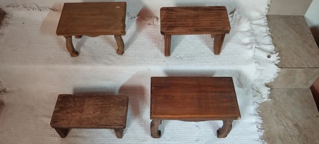 Kit 4 Banquinhos Rústicos Madeira Maciça Mini Banquetas - Foto 4
