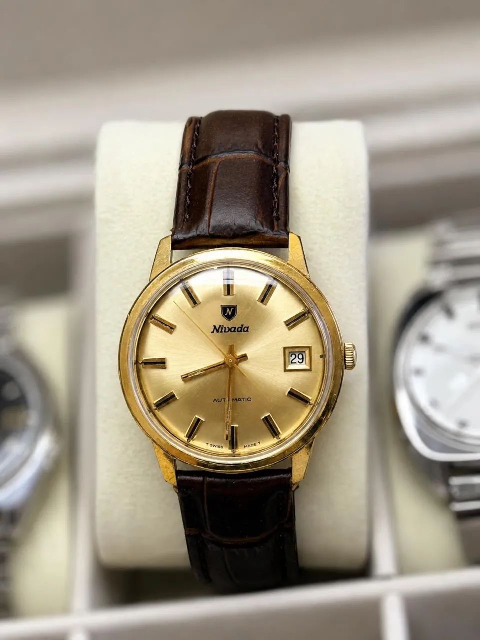 Nivada Compensamatic Vintage Automático Swiss Made Dourado